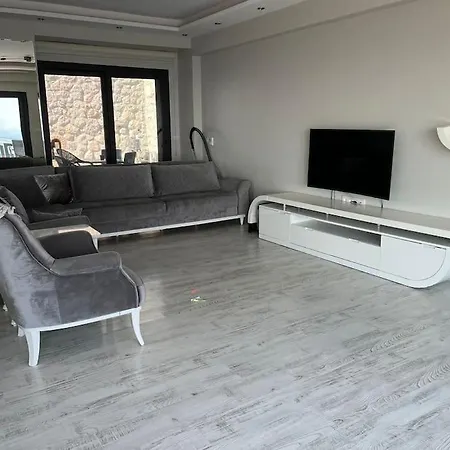 Villa With Private Pool And Sea View *